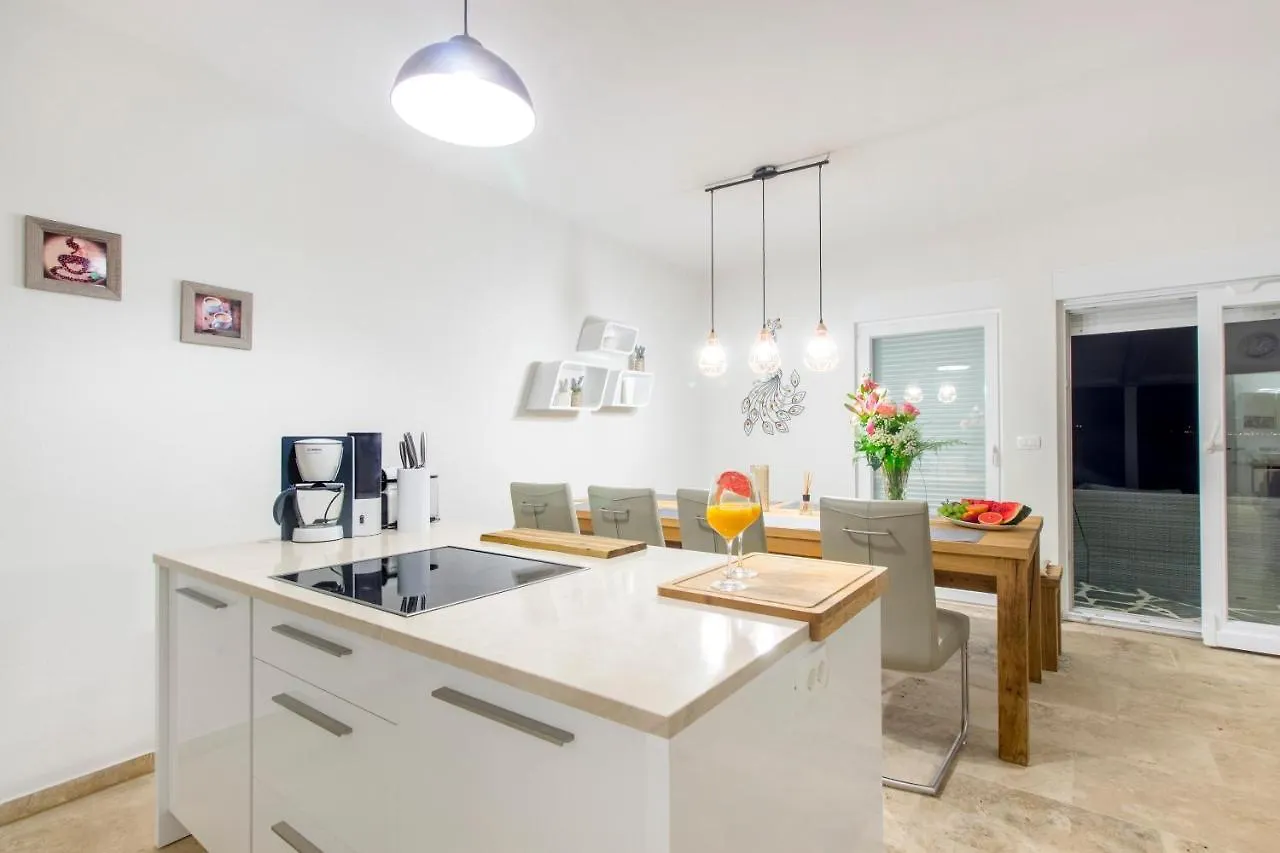 Dalmata Lounge Apartment Starigrad Paklenica