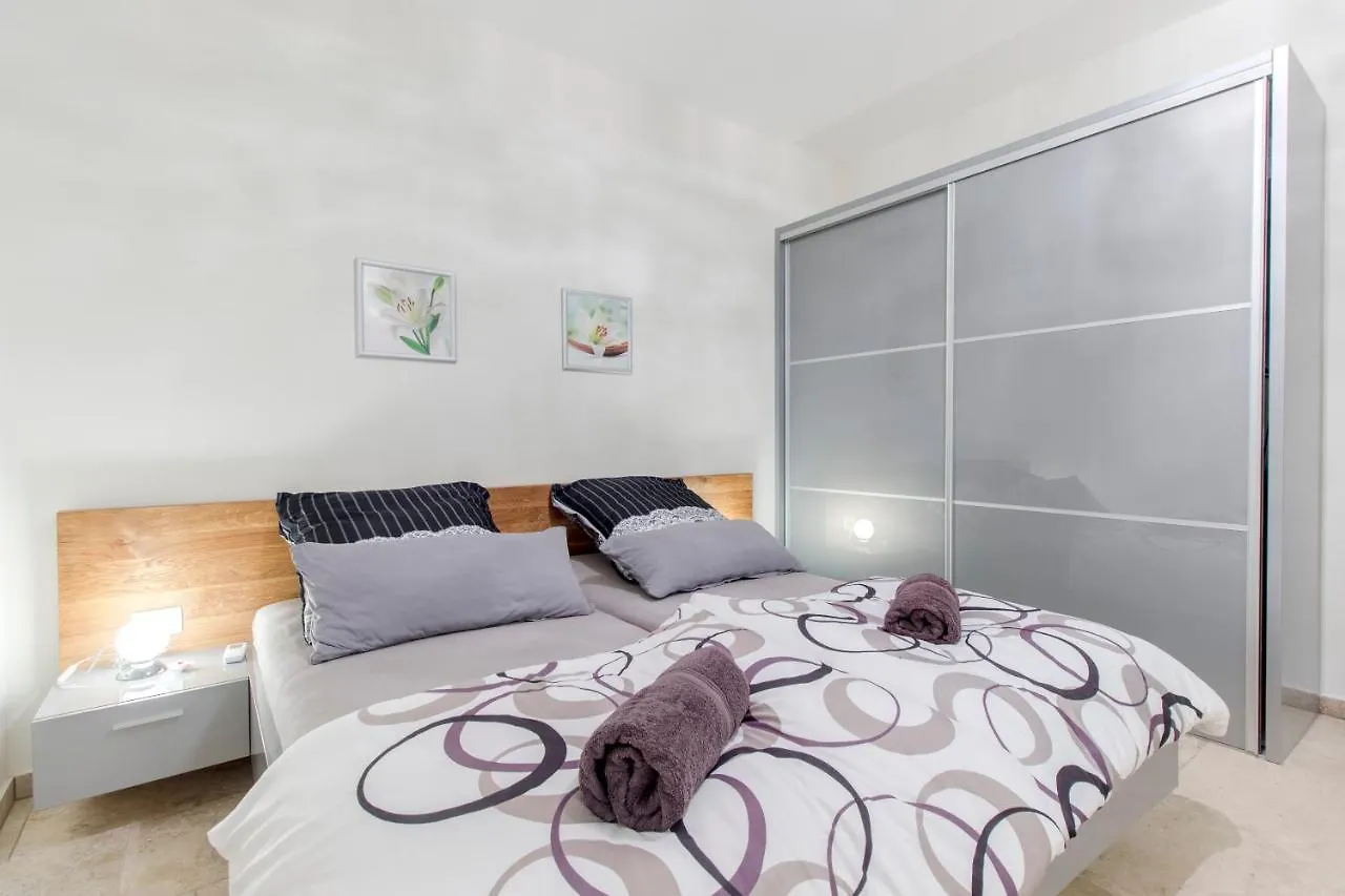 Dalmata Lounge Apartment Starigrad Paklenica