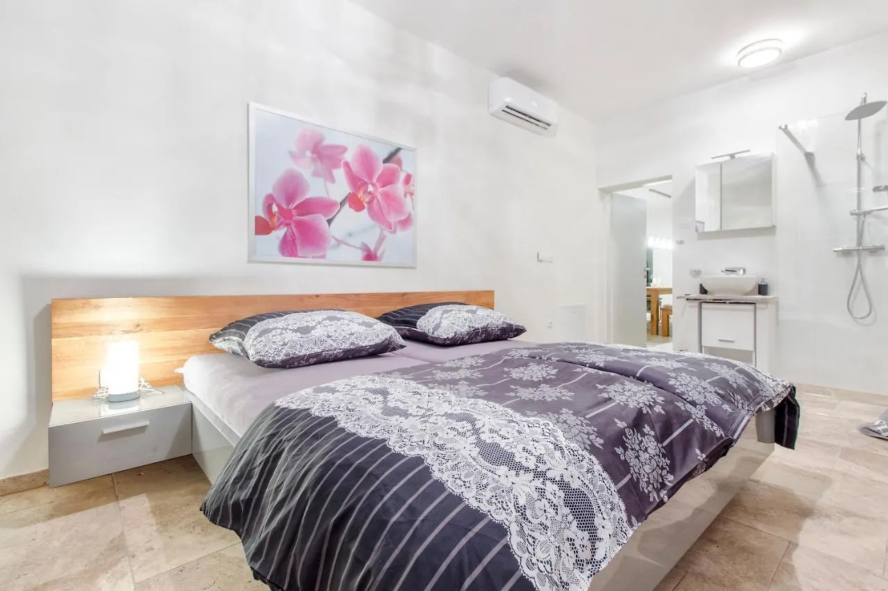 Dalmata Lounge Apartment Starigrad Paklenica Croatia